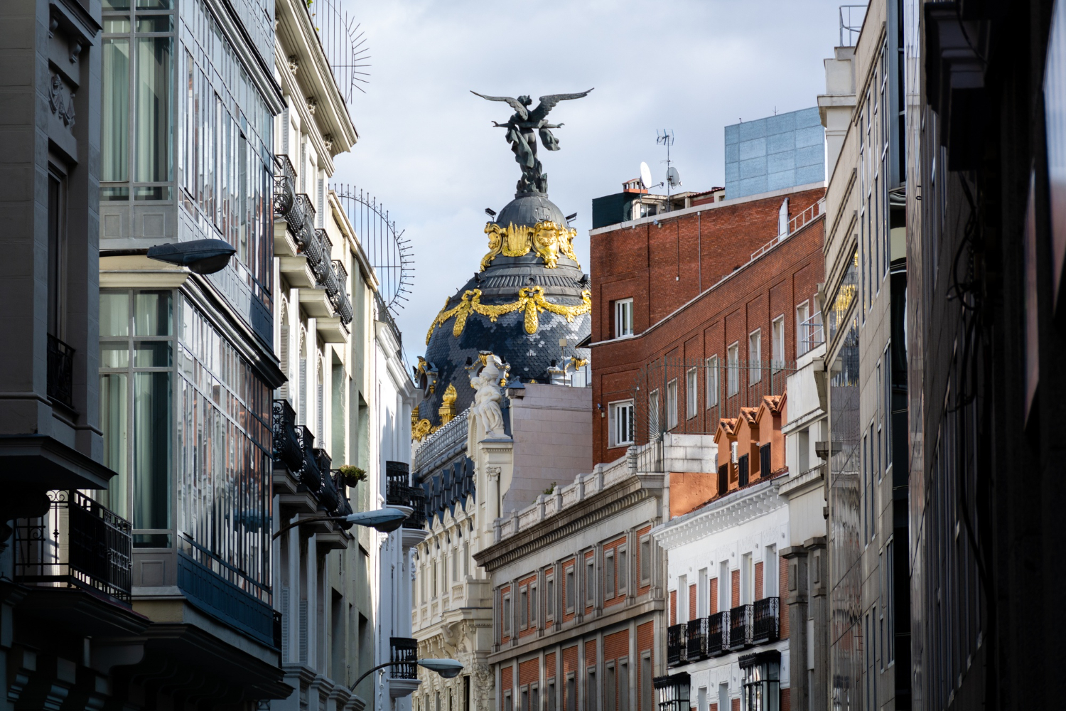Descubriendo tesoros escondidos Un viaje por los sitios destacados cerca de Madrid.jpg